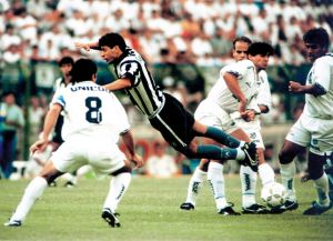 Reserva de Edinho, Agondi estava naquela polêmica final do Brasileirão de 1995, entre Santos e Botafogo